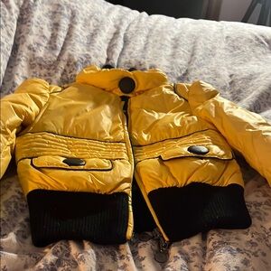 Stylish Yellow Puffer Jacket